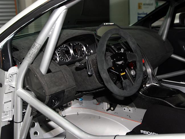 Vlad. Hladík - představení Astonu Martin pro starty  ve FIA GT4 2009, foto David Kárný