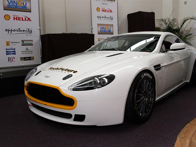 Vlad. Hladík - představení Astonu Martin pro starty  ve FIA GT4 2009, foto David Kárný