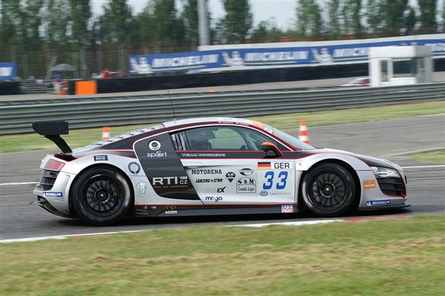 FIA GT3 v italsk Adrii : Dvojice nainc s AUDI R8 LMS bez sportovnho tst i  za body