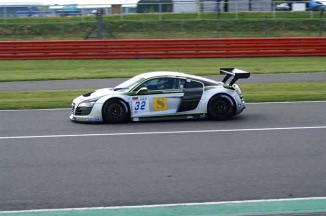 FIA GT3 2009 v Silverstone a MM Racing s A8