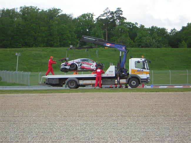 FIA GT v Brn 2010: Dramatick pten  zatek asnch  souboj