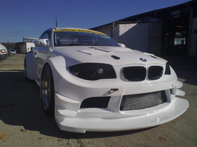 enk Motorsport a prvn foto jeho novinky: BMW 1 Coup GTR