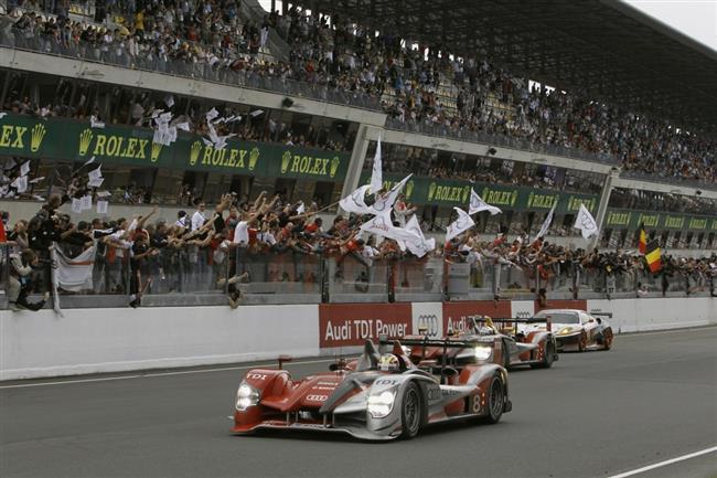 24 hodin Le Mans 2010 v cli: Prvn a trojnsobn triumf Audi R15 TDI  s turbodmychadlem VTG