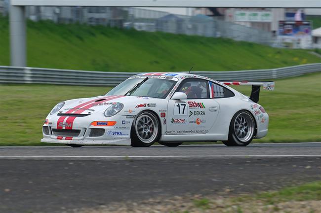 Osmnctilet Tom Minek zvtzil v celkov klasifikaci Porsche Super Sport Cupu !!