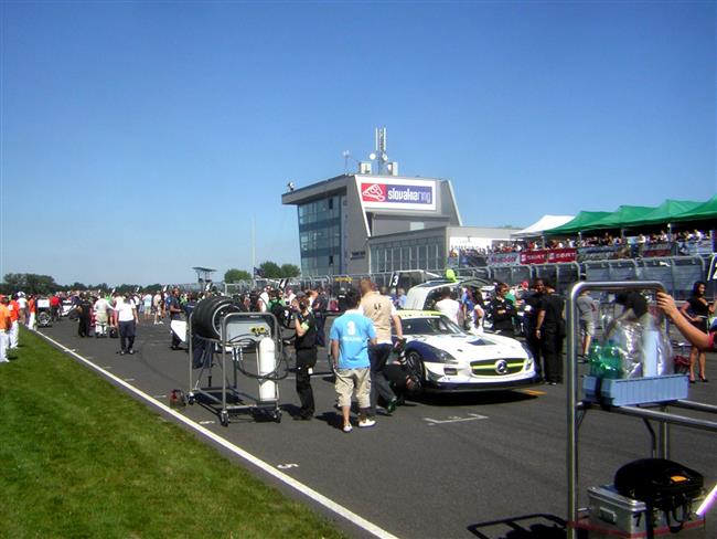 FIA GT3 2011 na Slovakiaringu - atmosféra závodu - sobota