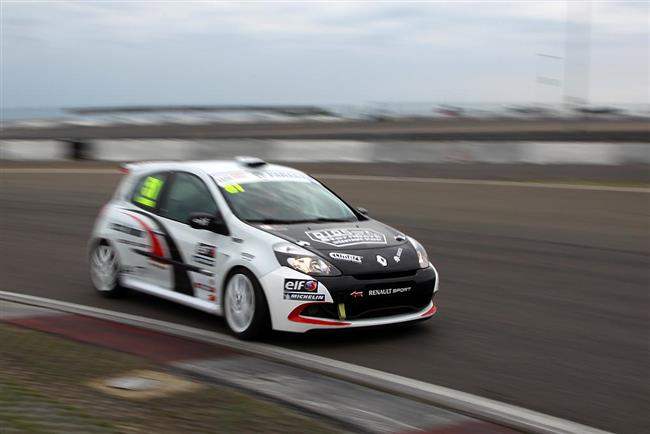 Renault Clio Cup Bohemia jde do finle.