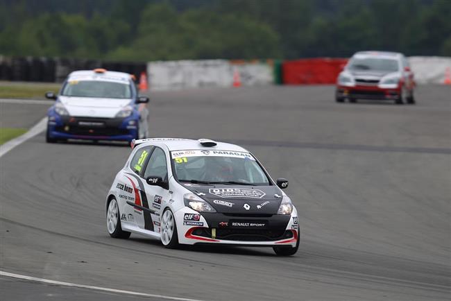 Renault Clio Cup Bohemia jde do finle.