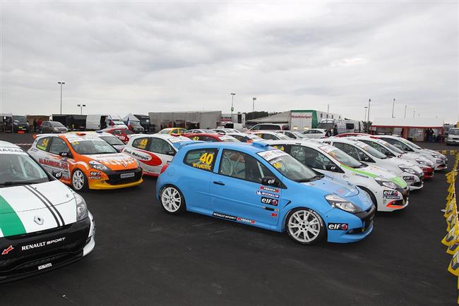 Renault Clio Cup Bohemia jde do finle.