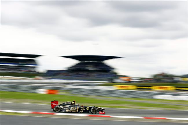 F1: Lewis Hamilton zskal sv druh vtzstv sezony 2011 a estnct ve sv karie