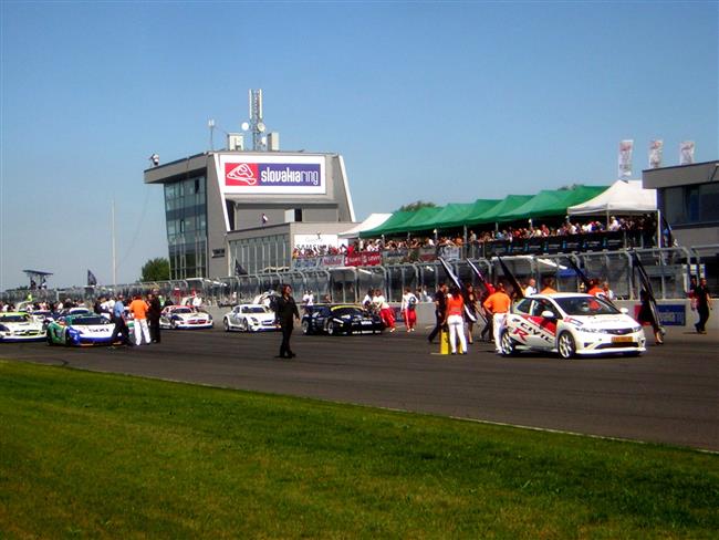 FIA GT3 2011 na Slovakiaringu - atmosféra závodu - sobota