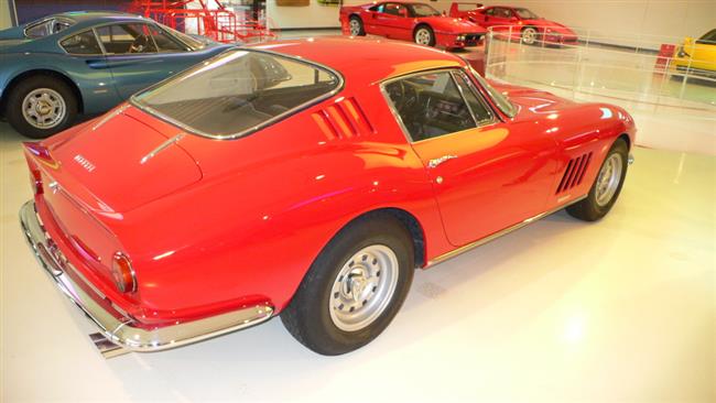 Nahlédnutí do Muzea Ferrari