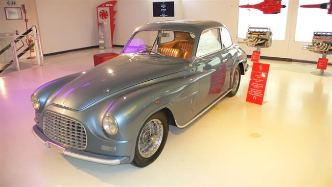 Nahlédnutí do Muzea Ferrari