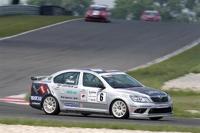 Polsk jezdec Jan Kisiel si vyjel pole position pro tet zvod Clio Cupu Bohemia na Slovakiaringu