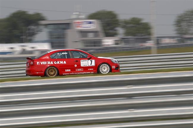 Polsk jezdec Jan Kisiel si vyjel pole position pro tet zvod Clio Cupu Bohemia na Slovakiaringu