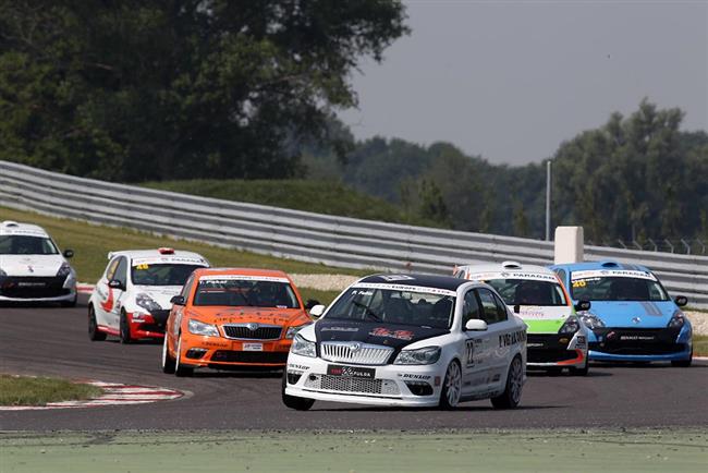 Octávia a Clio cup na Slovakiaringu, květen 2011