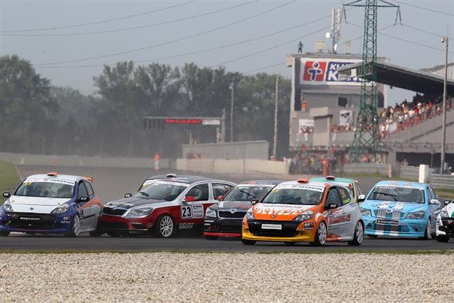 Octávia a Clio cup na Slovakiaringu, květen 2011