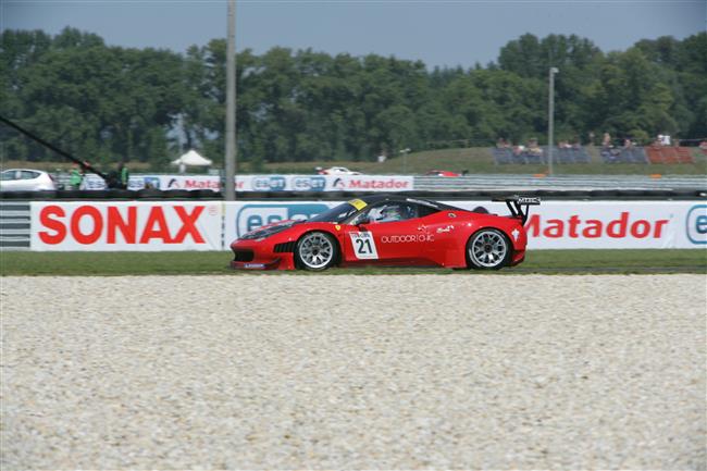 GT3: tefan Rosina zajel pro esk tm ve druh kvalifikaci druh nejrychlej as.