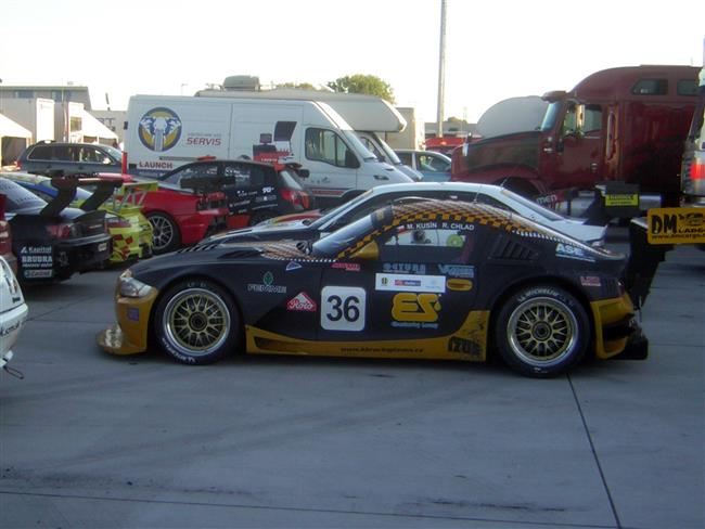 Slovakiaring a velmi slušně obsazené závody D4 - atmosféra