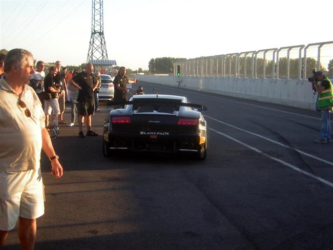 Slovakiaring a velmi slušně obsazené závody D4 - atmosféra