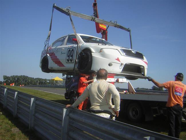 Slovakiaring a velmi slušně obsazené závody D4 - atmosféra