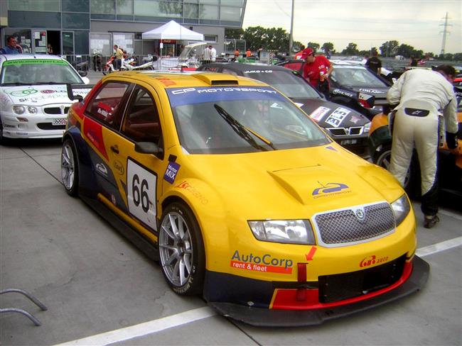 Slovakiaring a velmi slušně obsazené závody D4 - atmosféra