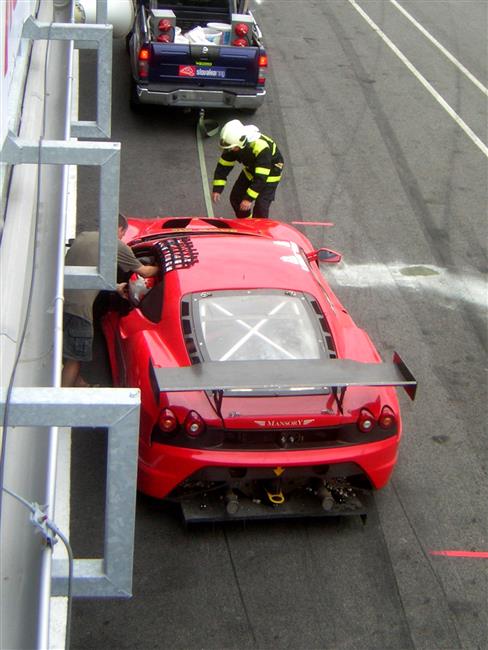 Slovakiaring a velmi slušně obsazené závody D4 - atmosféra