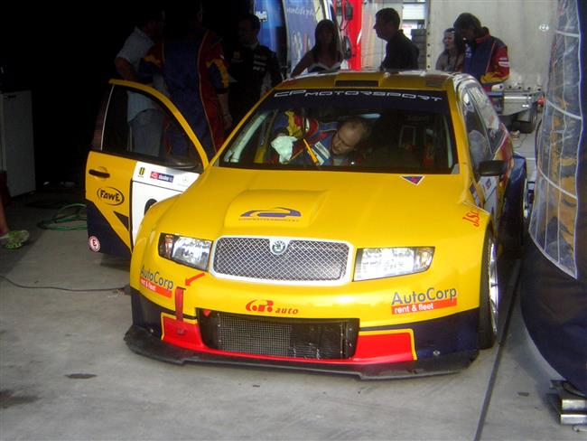 Slovakiaring a velmi slušně obsazené závody D4 - atmosféra