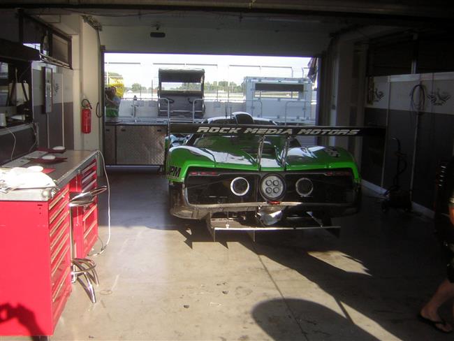 Slovakiaring a velmi slušně obsazené závody D4 - atmosféra