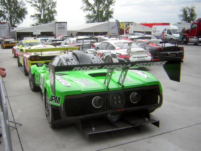 Slovakiaring a velmi slušně obsazené závody D4 - atmosféra