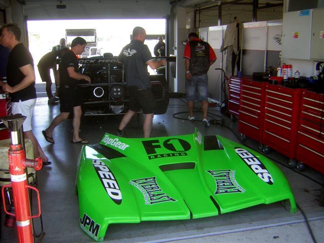 Slovakiaring a velmi slušně obsazené závody D4 - atmosféra
