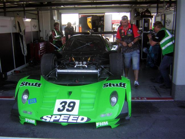 Slovakiaring a velmi slušně obsazené závody D4 - atmosféra