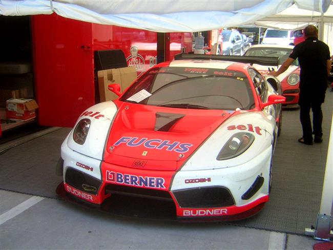 Slovakiaring a velmi slušně obsazené závody D4 - atmosféra