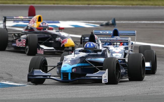 Svtov srie Renault se pesune na britsk okruh Silverstone