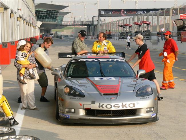 MM Racing v Dubaji, foto týmu Karel Kubeš