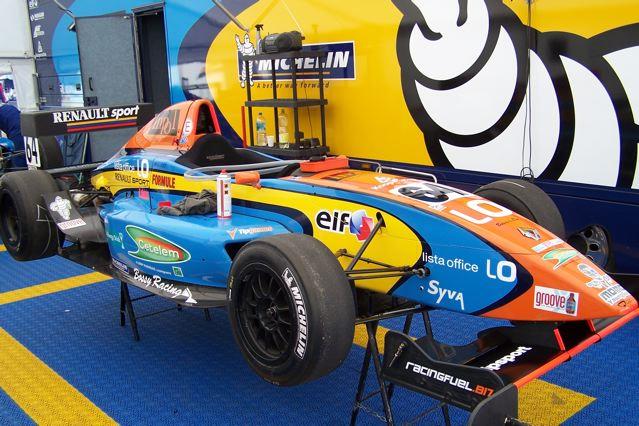 Adam Kout a jeho úspěšná sezóna 07 s f Renault, foto týmu KM