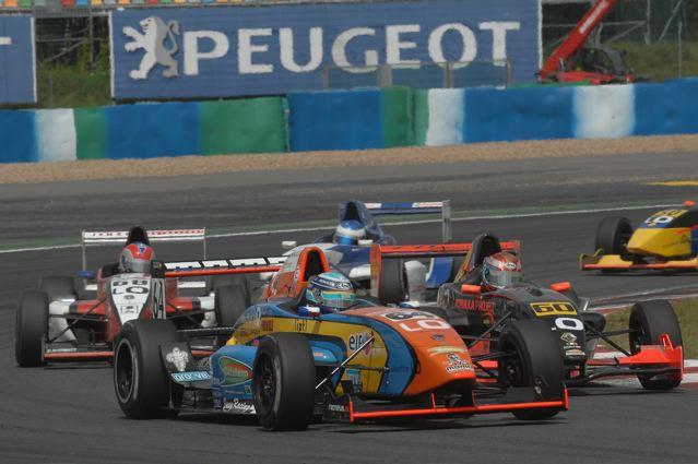 Adam Kout a jeho úspěšná sezóna 07 s f Renault, foto týmu KM