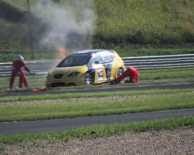 Letní Most 2007 - požár při sprintu, foto Karel Kubeš