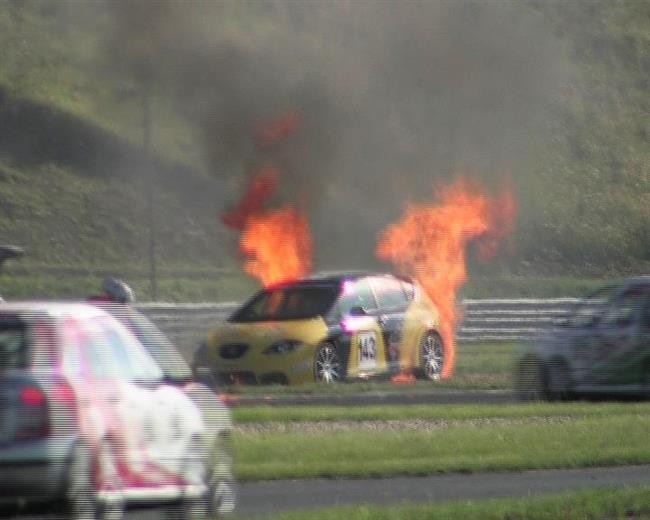 Letní Most 2007 - požár při sprintu, foto Karel Kubeš