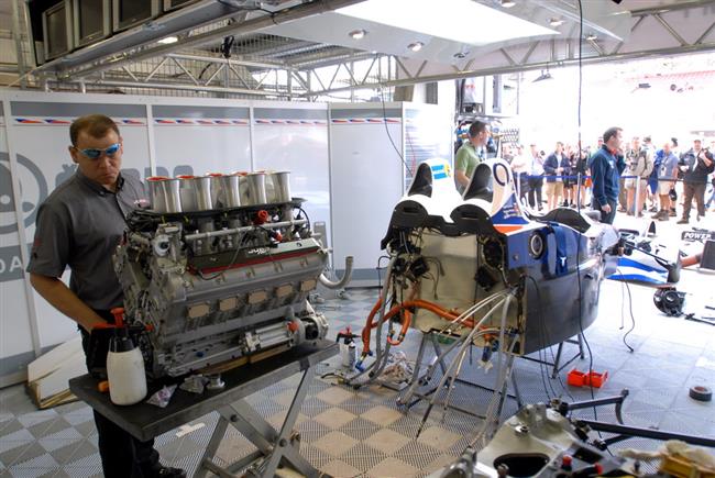 Formule Renault o vkendu  v Brn s celkem  27 vozy