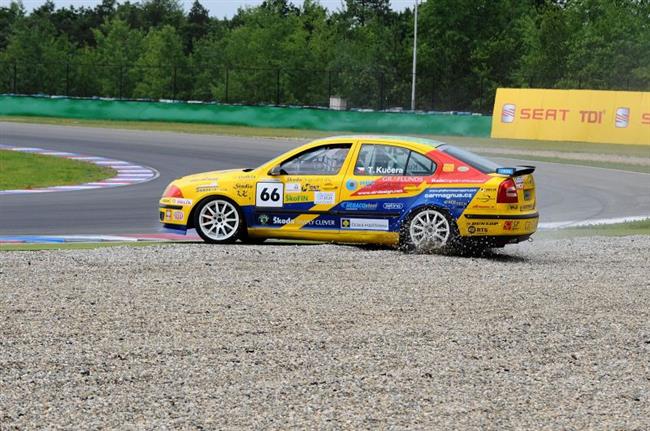 Octávia Cup v Brně, havárie Kučery objektivem Jirky Maršíčka