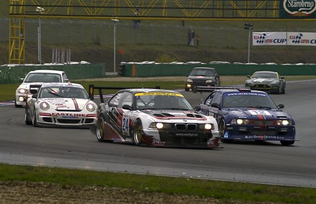 Šenkýř Motorsport na Epilogu 2008 v cíli jen s jedním vozem BMW M3 GTR, druhý  shořel