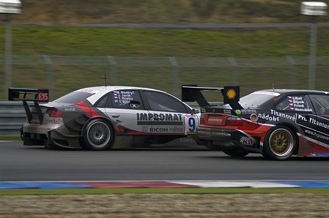 Šenkýř Motorsport na Epilogu 2008 v cíli jen s jedním vozem BMW M3 GTR, druhý  shořel