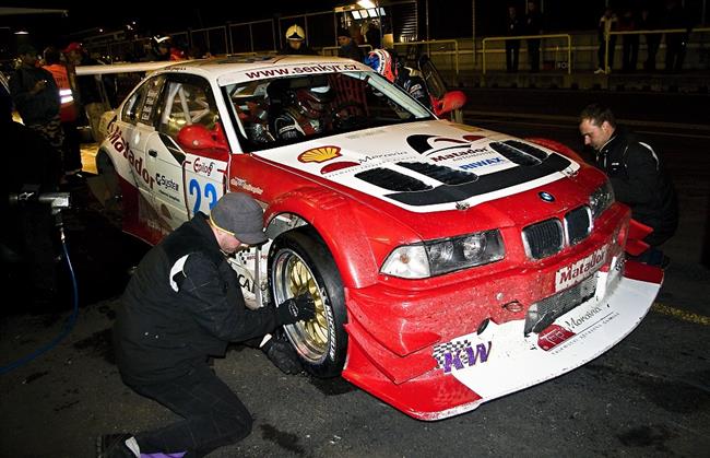 Šenkýř Motorsport na Epilogu 2008 v cíli jen s jedním vozem BMW M3 GTR, druhý  shořel