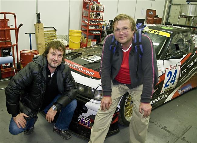 Šenkýř Motorsport na Epilogu 2008 v cíli jen s jedním vozem BMW M3 GTR, druhý  shořel
