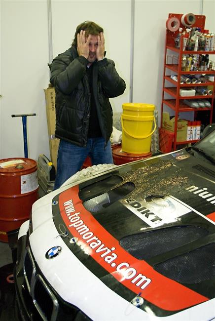 Šenkýř Motorsport na Epilogu 2008 v cíli jen s jedním vozem BMW M3 GTR, druhý  shořel
