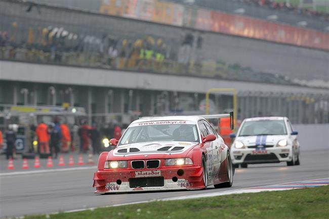 Šenkýř Motorsport na Epilogu 2008 v cíli jen s jedním vozem BMW M3 GTR, druhý  shořel
