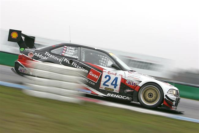Šenkýř Motorsport na Epilogu 2008 v cíli jen s jedním vozem BMW M3 GTR, druhý  shořel