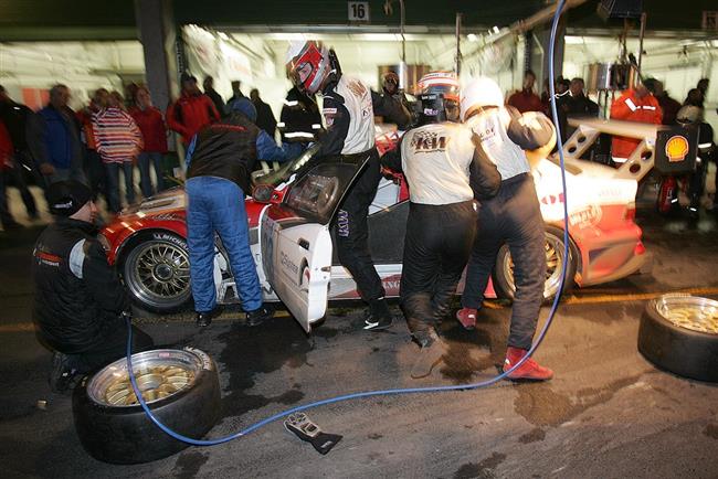 Šenkýř Motorsport na Epilogu 2008 v cíli jen s jedním vozem BMW M3 GTR, druhý  shořel