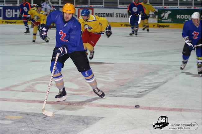 Jan Tomnek piveze na hokejov utkn jezdc do Zlna mistrovsk pohr