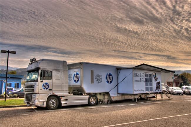 Prezentan kamion s nejmodernj technikou HP objel kus Evropy a v Praze jej vyloupili. Zmizelo ve !